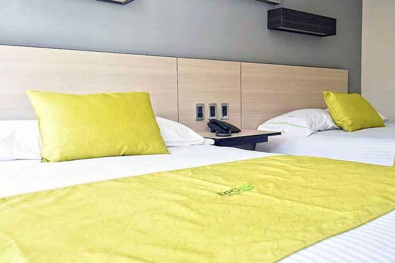 Hotel Lemon Green -Zona Expo Frente Al Centro De Convenciones グアダラハラ エクステリア 写真