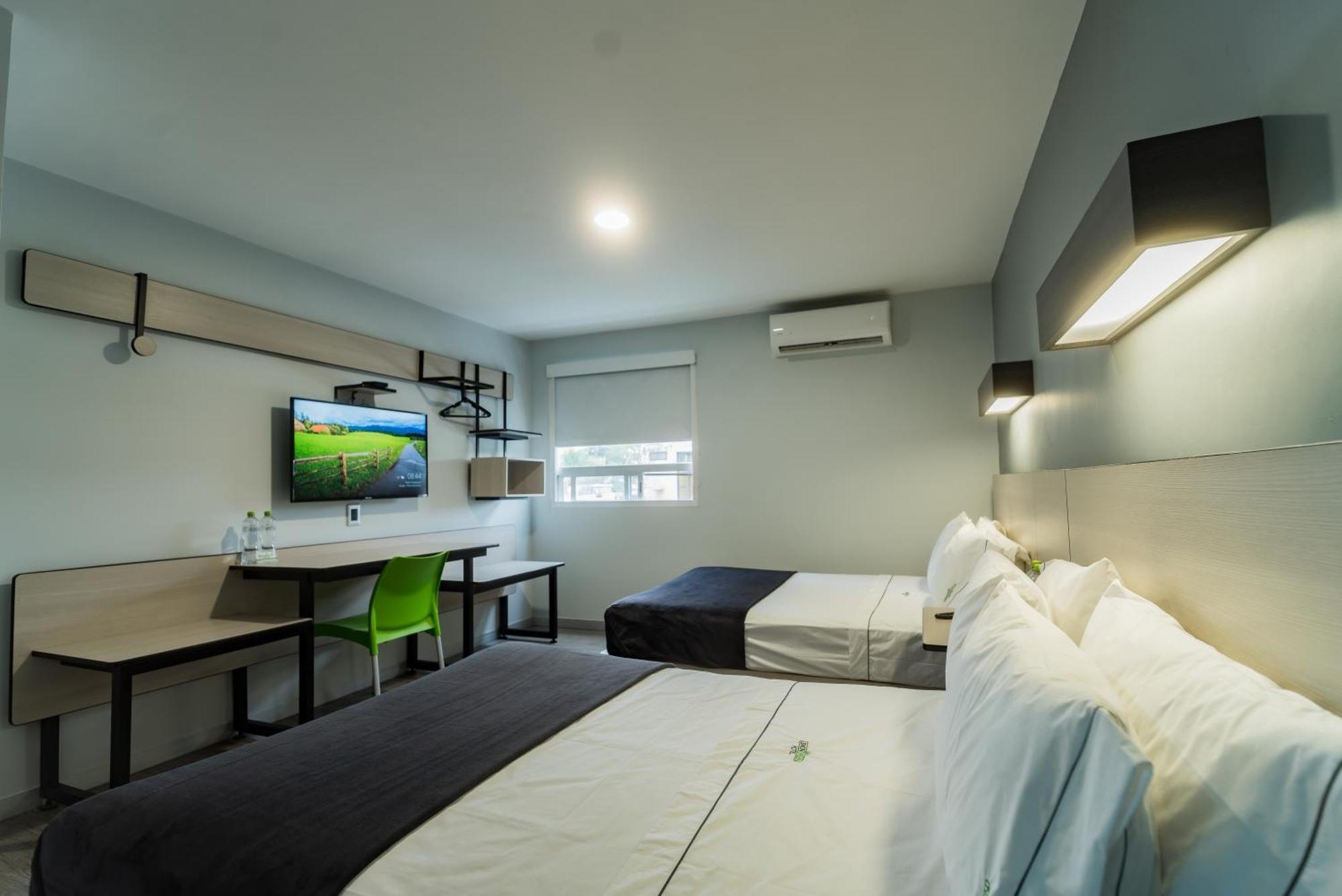 Hotel Lemon Green -Zona Expo Frente Al Centro De Convenciones グアダラハラ エクステリア 写真