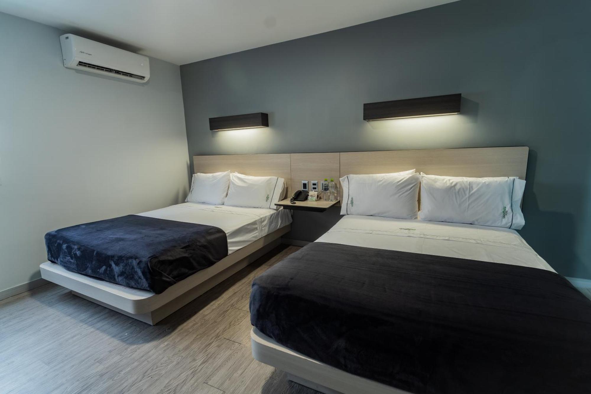 Hotel Lemon Green -Zona Expo Frente Al Centro De Convenciones グアダラハラ エクステリア 写真