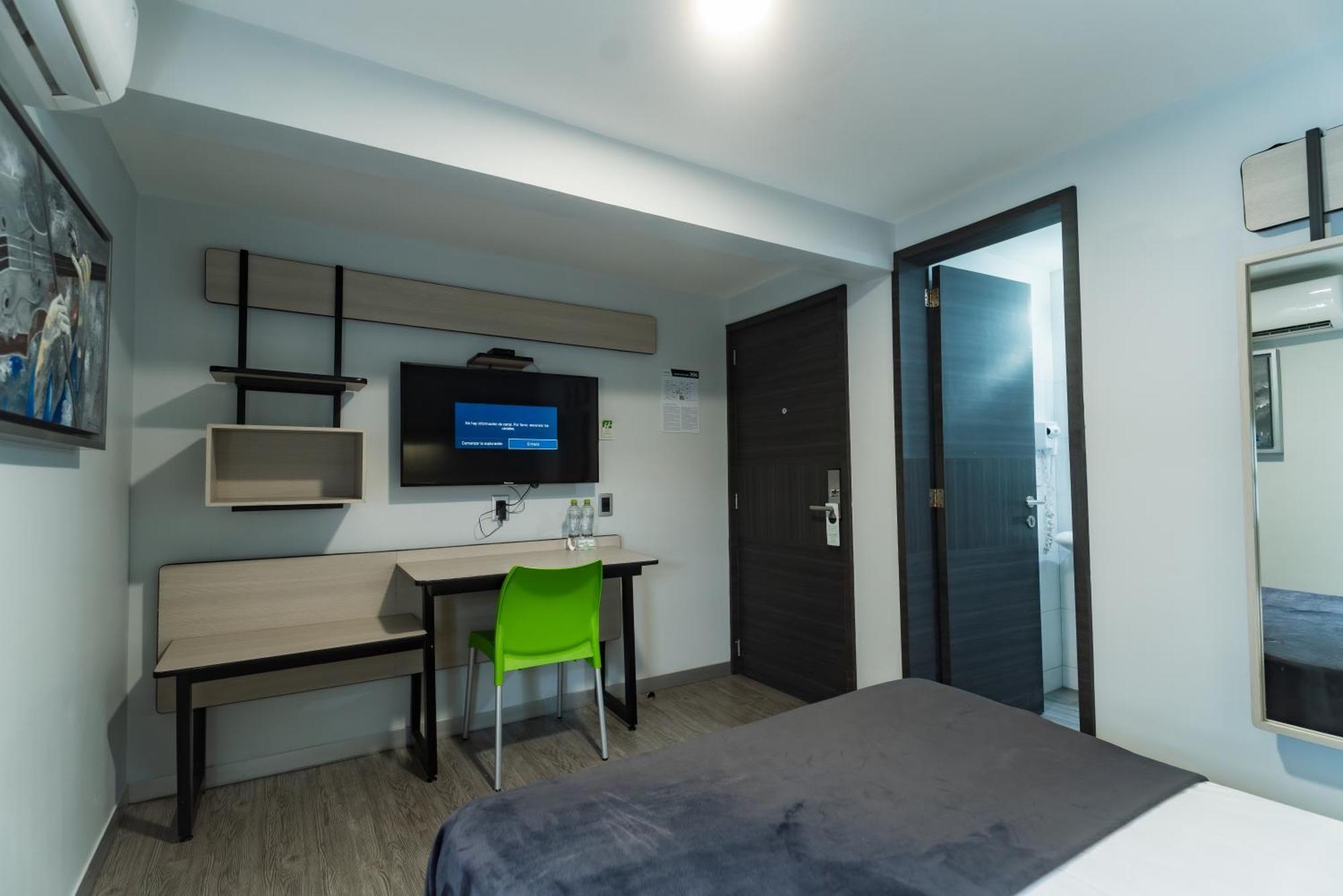 Hotel Lemon Green -Zona Expo Frente Al Centro De Convenciones グアダラハラ エクステリア 写真