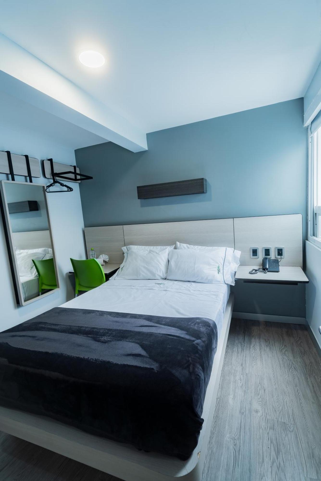 Hotel Lemon Green -Zona Expo Frente Al Centro De Convenciones グアダラハラ エクステリア 写真