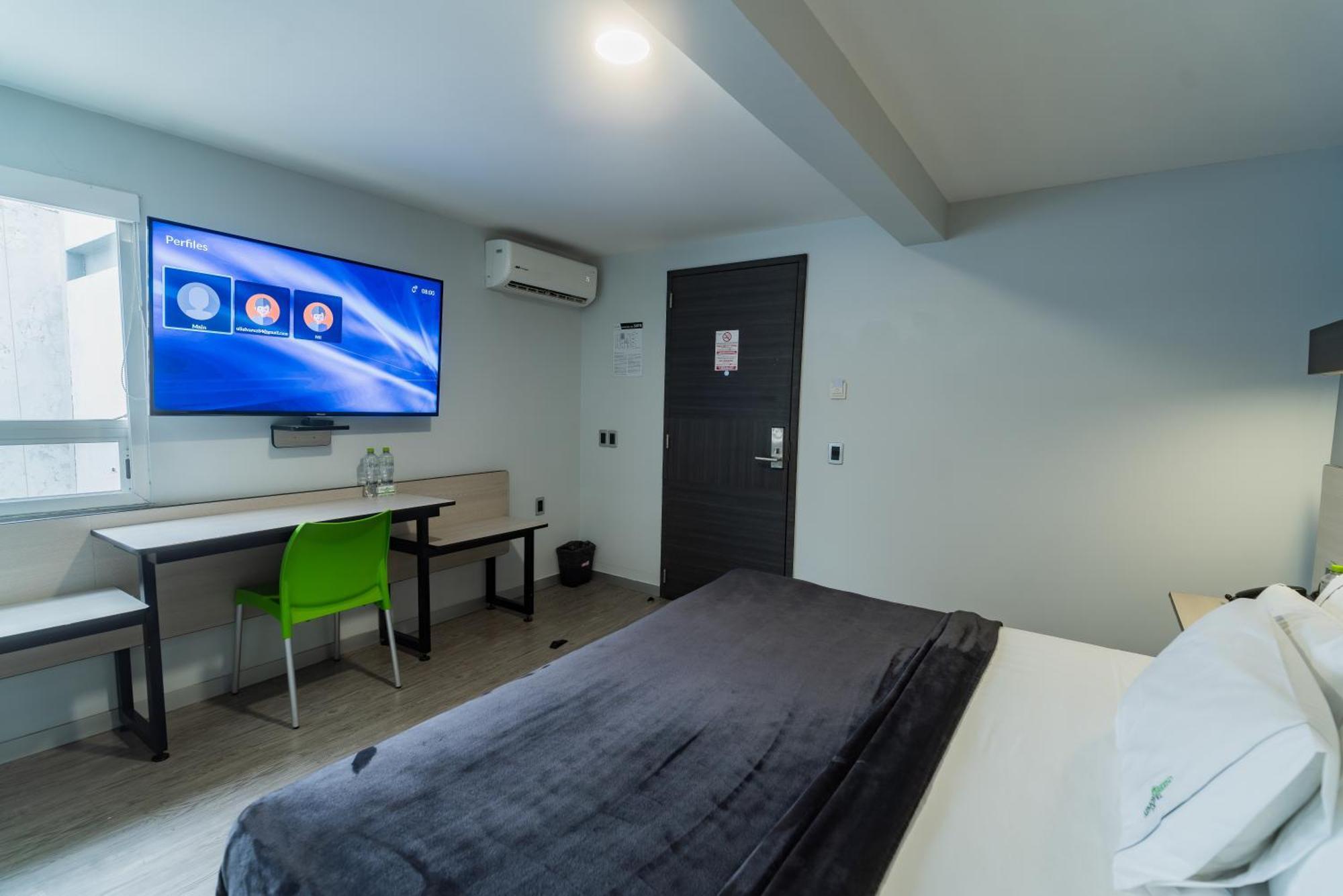Hotel Lemon Green -Zona Expo Frente Al Centro De Convenciones グアダラハラ エクステリア 写真